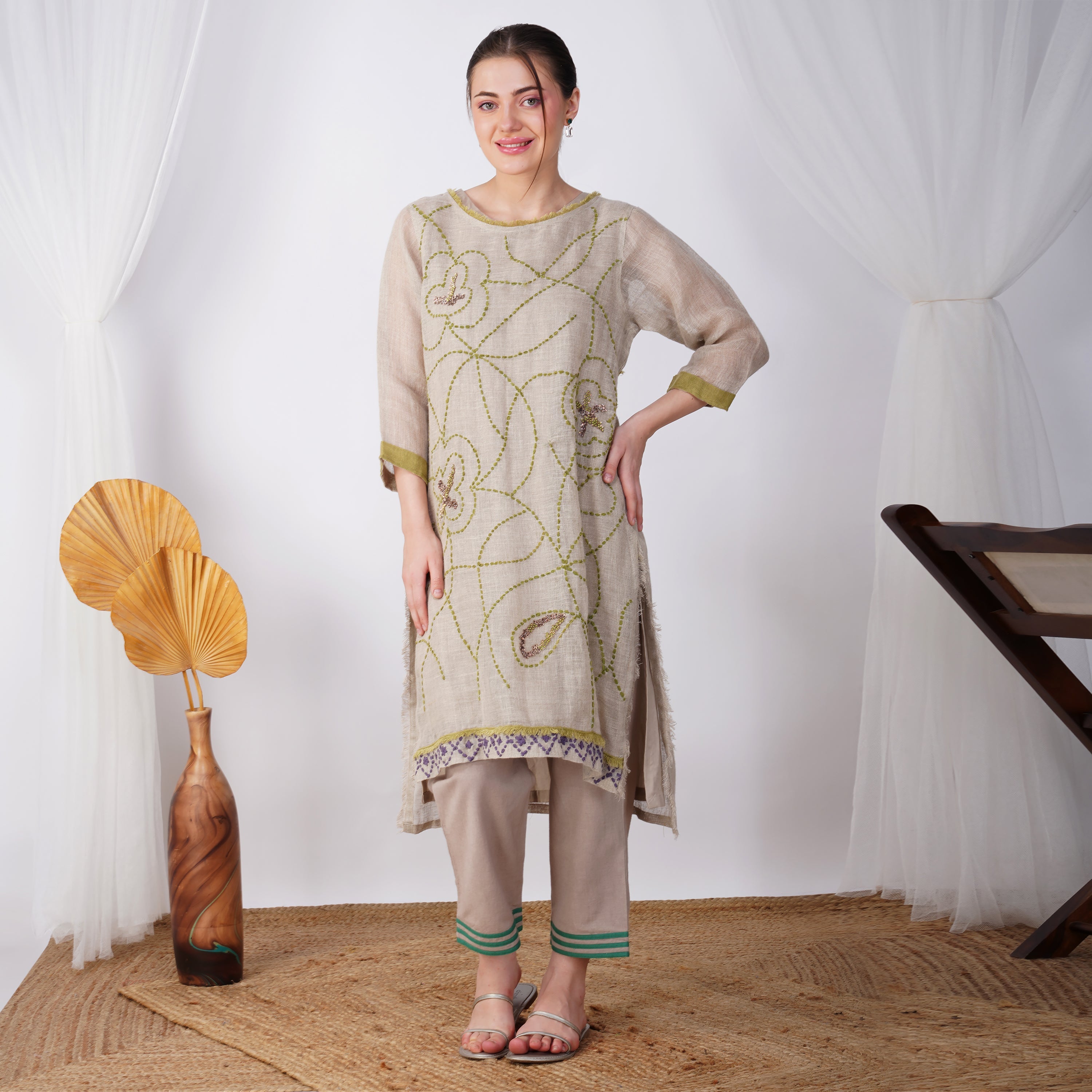 Tunic Jaal Embroidery – Premium Handcrafted Linen Tunic | VIVIR