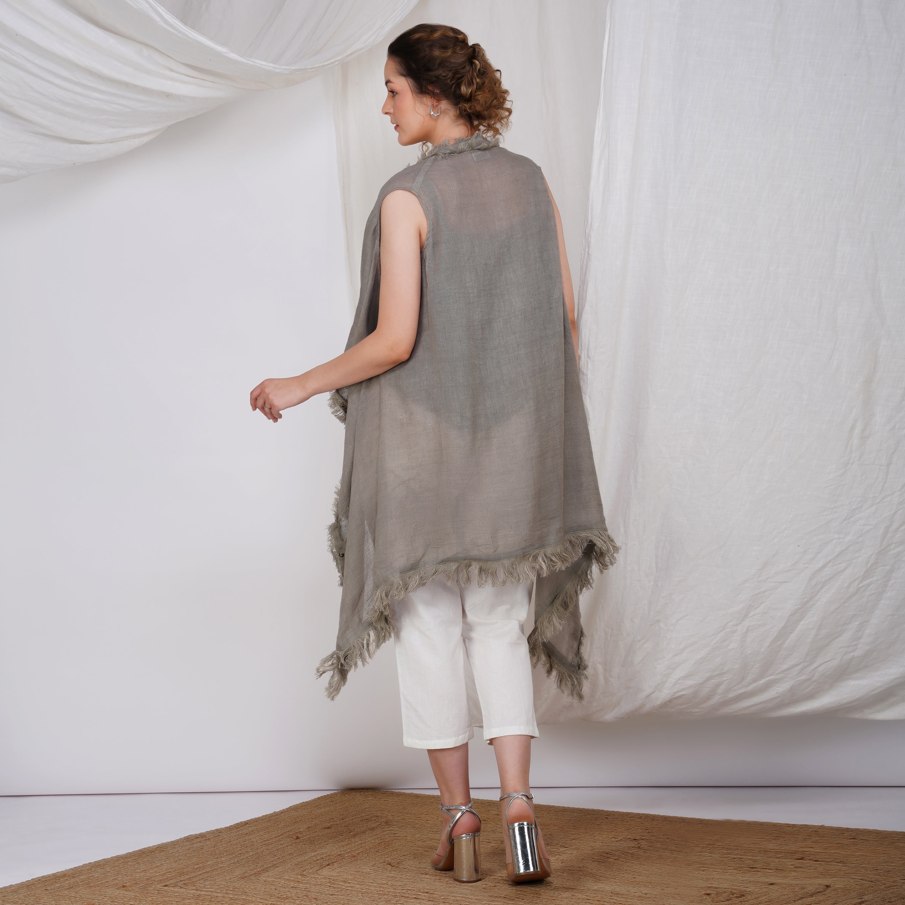 Fringed Shrug Set with Tube Inner – Stylish Handcrafted Linen | VIVIR