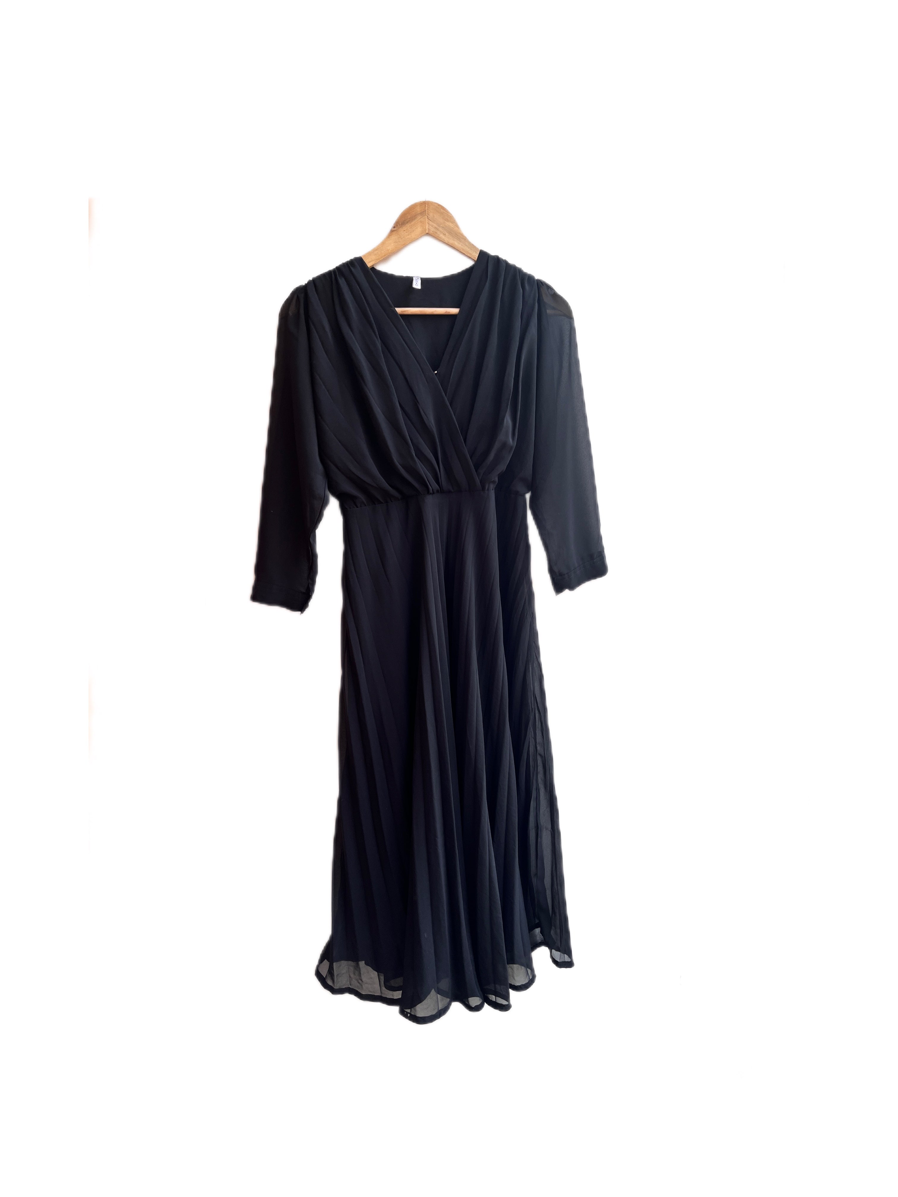 Timeless Thrift: Black Flare Dress with Effortless Elegance