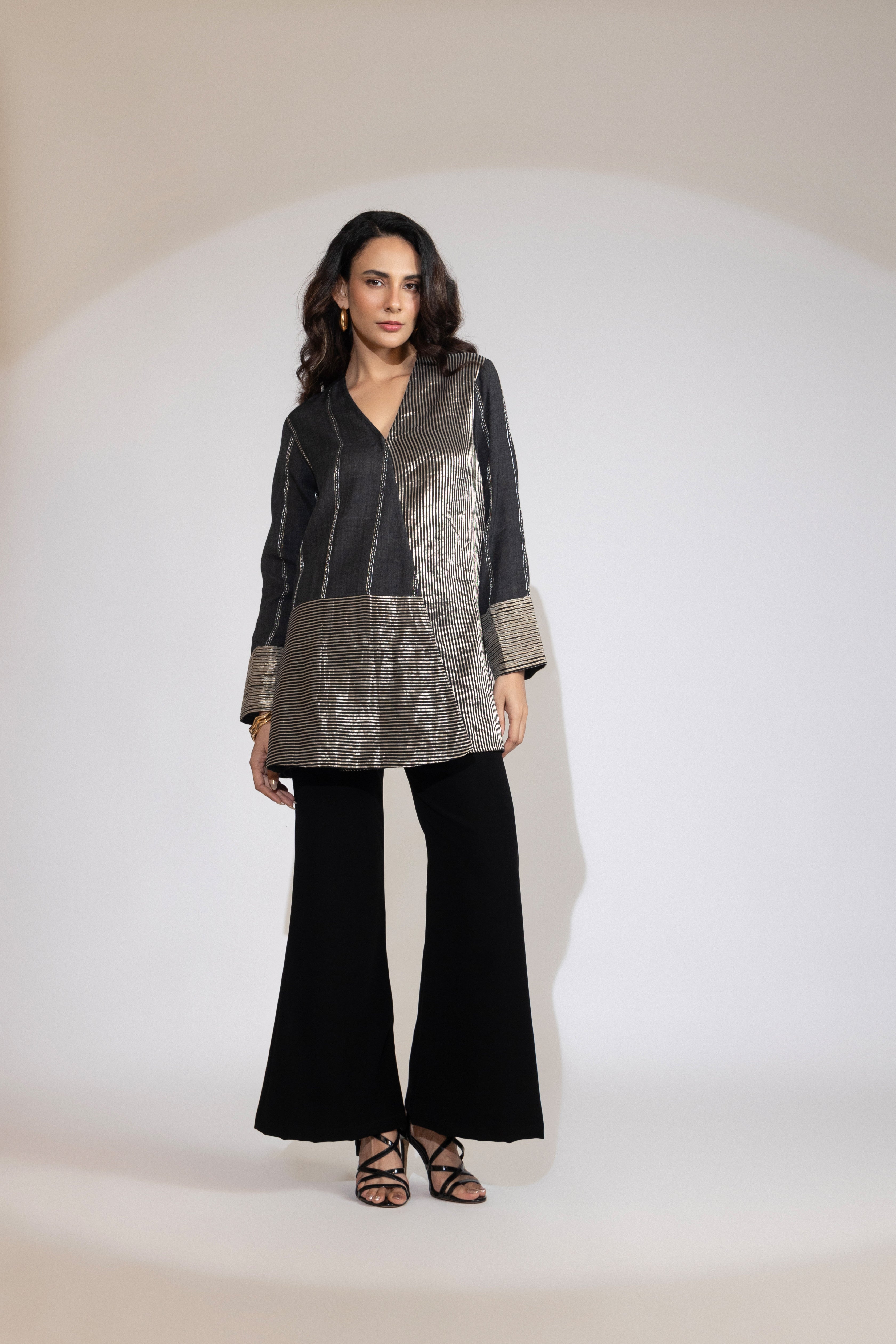 Aabha V-Neck Long-Sleeve Tunic